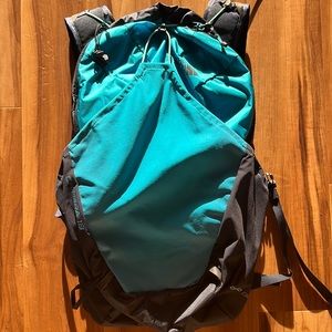 The North Face Chimera 18 Women’s Backpack NAVY/MERIDIAN BLUE